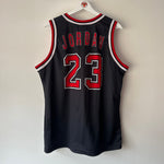 Indlæs billede til gallerivisning Chicago Bulls Michael Jordan Champion jersey - Large
