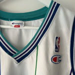 Load image into Gallery viewer, Charlotte Hornets Larry Johnson  Champion jersey - Large

