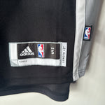 Afbeelding in Gallery-weergave laden, San Antonio Spurs Tim Duncan Adidas jersey - Small (Fits Medium)
