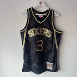 Carregar imagem no visualizador da galeria, Philadelphia 76ers Allen Iverson Mitchell &amp; Ness jersey - Medium
