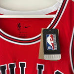 Afbeelding in Gallery-weergave laden, Chicago Bulls Matas Buzelis Nike jersey - Large

