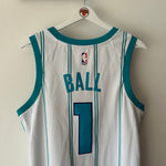 Lade das Bild in den Galerie-Viewer, Charlotte Hornets Lamelo Ball Jordan jersey - Medium
