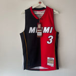 Carregar imagem no visualizador da galeria, Miami Heat Dwayne Wade Mitchell &amp; Ness jersey - Small
