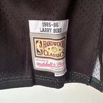 Carregar imagem no visualizador da galeria, Boston Celtics Larry Bird Mitchell &amp; Ness jersey - Large
