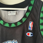 Görseli Galeri görüntüleyiciye yükleyin, Minnesota Timberwolves Kevin Garnett Champion jersey - Medium
