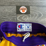 Lade das Bild in den Galerie-Viewer, Los Angeles Lakers shorts - champion (Youth Medium) - At the buzzer UK
