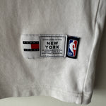Lade das Bild in den Galerie-Viewer, New York Knicks Tommy Hilfiger T - shirt - Large
