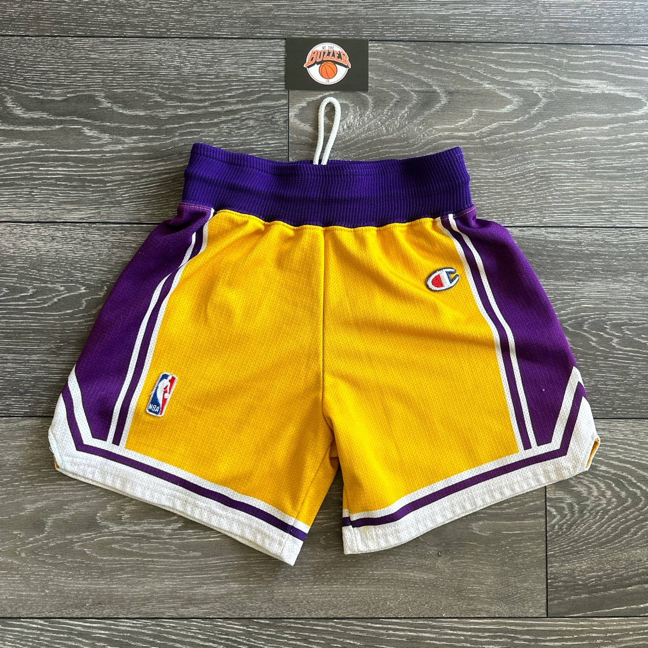 Los Angeles Lakers shorts - champion (Youth Medium) - At the buzzer UK