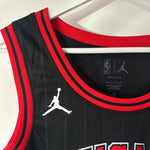 Charger l'image dans la galerie, Chicago Bulls Demar Derozan Jordan jersey - Small
