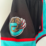 Afbeelding in Gallery-weergave laden, Vancouver Grizzlies Micthell &amp; Ness shorts - Large
