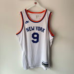 Cargar imagen en el visor de la galería, New York Knicks RJ Barrett Nike jersey - XXL
