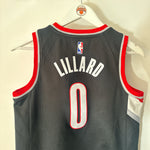 Indlæs billede til gallerivisning Portland Trailblazers Damien Lillard Nike jersey - Youth Medium
