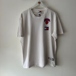 Lade das Bild in den Galerie-Viewer, New York Knicks Tommy Hilfiger T - shirt - Large
