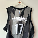 Indlæs billede til gallerivisning Brooklyn Nets Dennis Schroder Nike jersey - XL
