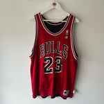 Lade das Bild in den Galerie-Viewer, Chicago Bulls Michael Jordan Champion reversible jersey - Large
