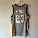 Afbeelding in Gallery-weergave laden, Cleveland Cavaliers LeBron James Nike jersey - Large
