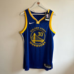 Cargar imagen en el visor de la galería, Golden State Warriors Steph Curry Nike jersey - Large
