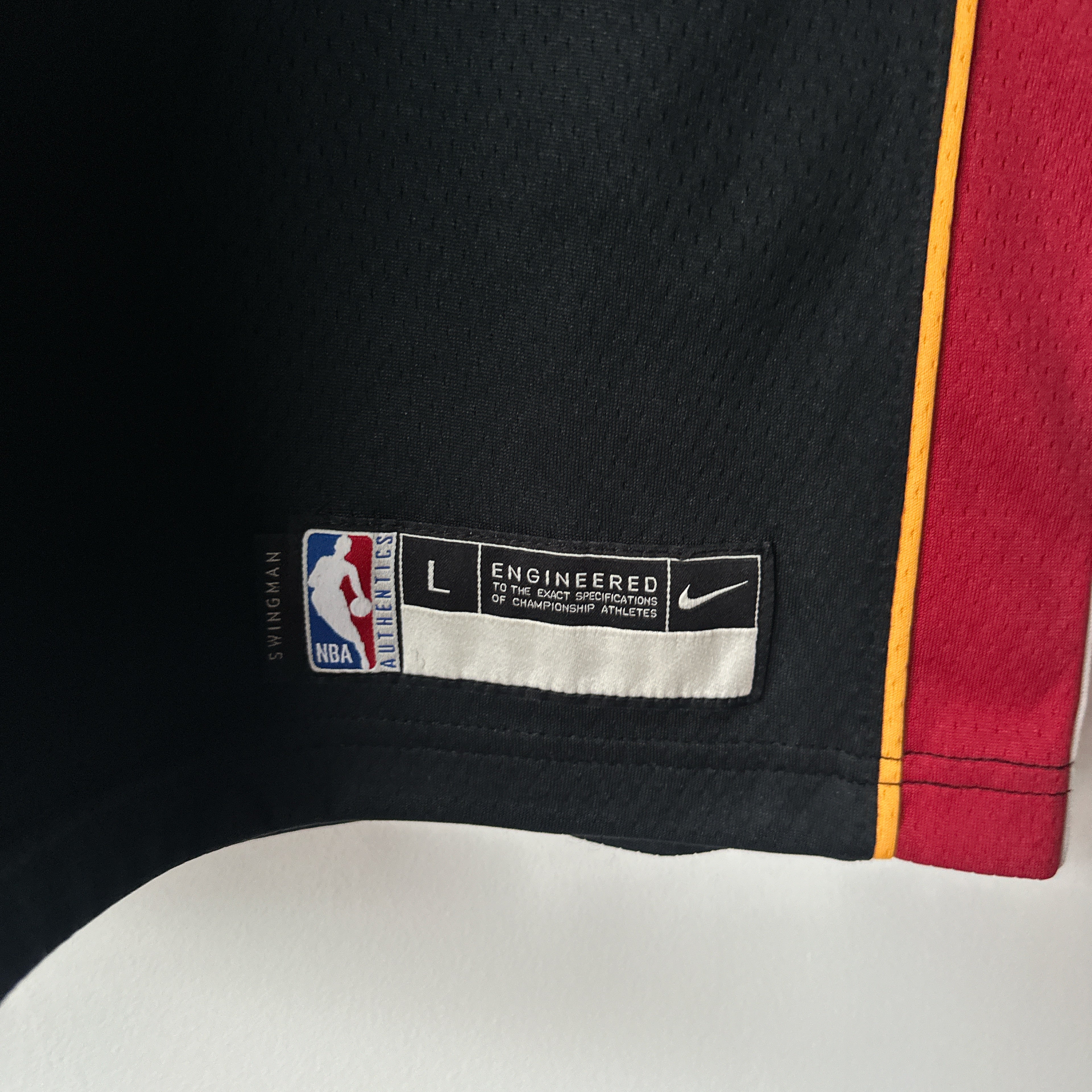 Miami Heat Tyler Herro Nike jersey - Youth Large