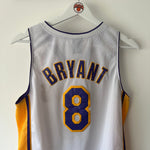 Load image into Gallery viewer, Los Angeles Lakers Kobe Bryant Nike jersey - Youth Large
