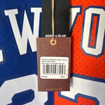 Indlæs billede til gallerivisning New York Knicks Patrick Ewing Mitchell &amp; Ness jersey - Small
