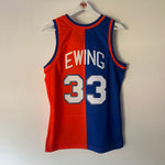 Indlæs billede til gallerivisning New York Knicks Patrick Ewing Mitchell &amp; Ness jersey - Small
