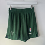 Load image into Gallery viewer, Milwaukee Bucks Nike jersey &amp; shorts - Youth Medium
