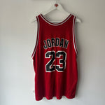 Lade das Bild in den Galerie-Viewer, Chicago Bulls Michael Jordan Champion reversible jersey - Large
