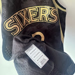 Carregar imagem no visualizador da galeria, Philadelphia 76ers Allen Iverson Mitchell &amp; Ness jersey - Medium
