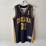 Cargar imagen en el visor de la galería, Indiana Pacers Reggie Miller Champion jersey - Small (Fits medium)
