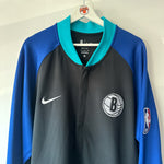Afbeelding in Gallery-weergave laden, Brooklyn Nets Nike Bench jacket - XL
