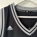 Afbeelding in Gallery-weergave laden, San Antonio Spurs Tim Duncan Adidas jersey - Small (Fits Medium)
