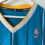Lade das Bild in den Galerie-Viewer, New Orleans Hornets Chris Paul Adidas jersey - Medium
