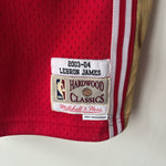 Charger l&#39;image dans la galerie, Cleveland Cavaliers Lebron James Mitchell &amp; Ness jersey - Large
