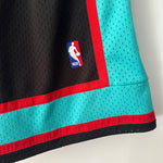 Afbeelding in Gallery-weergave laden, Vancouver Grizzlies Micthell &amp; Ness shorts - Large
