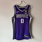 Charger l'image dans la galerie, Sacramento Kings Tyrese Haliburton  Nike jersey - Medium
